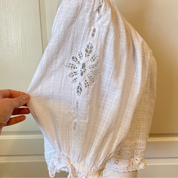 American Eagle Women’s White Short Sleeve Eyelet Crop Peasant Blouse Size Large - Picture 5 of 11